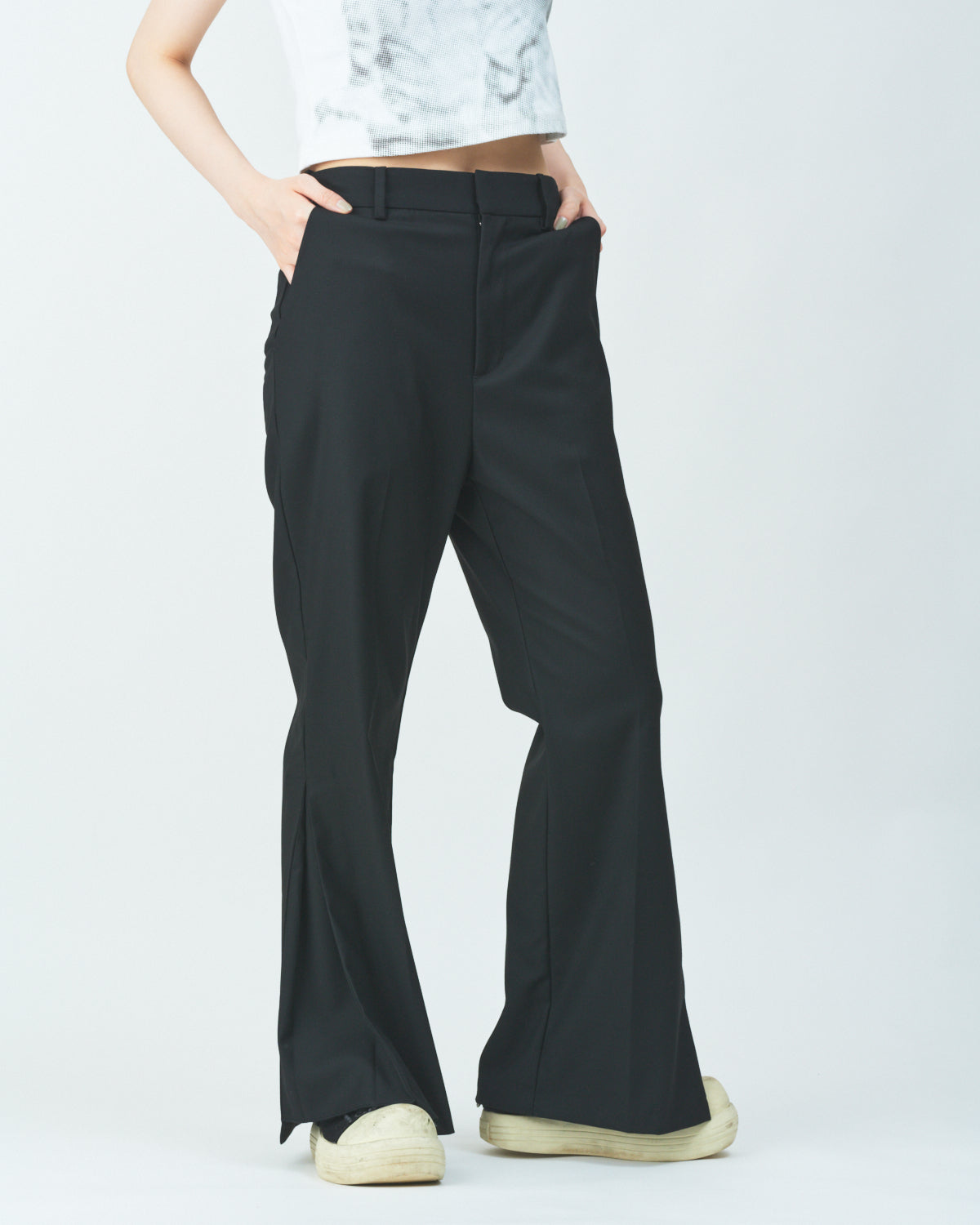 Many pocket layered slacks pants