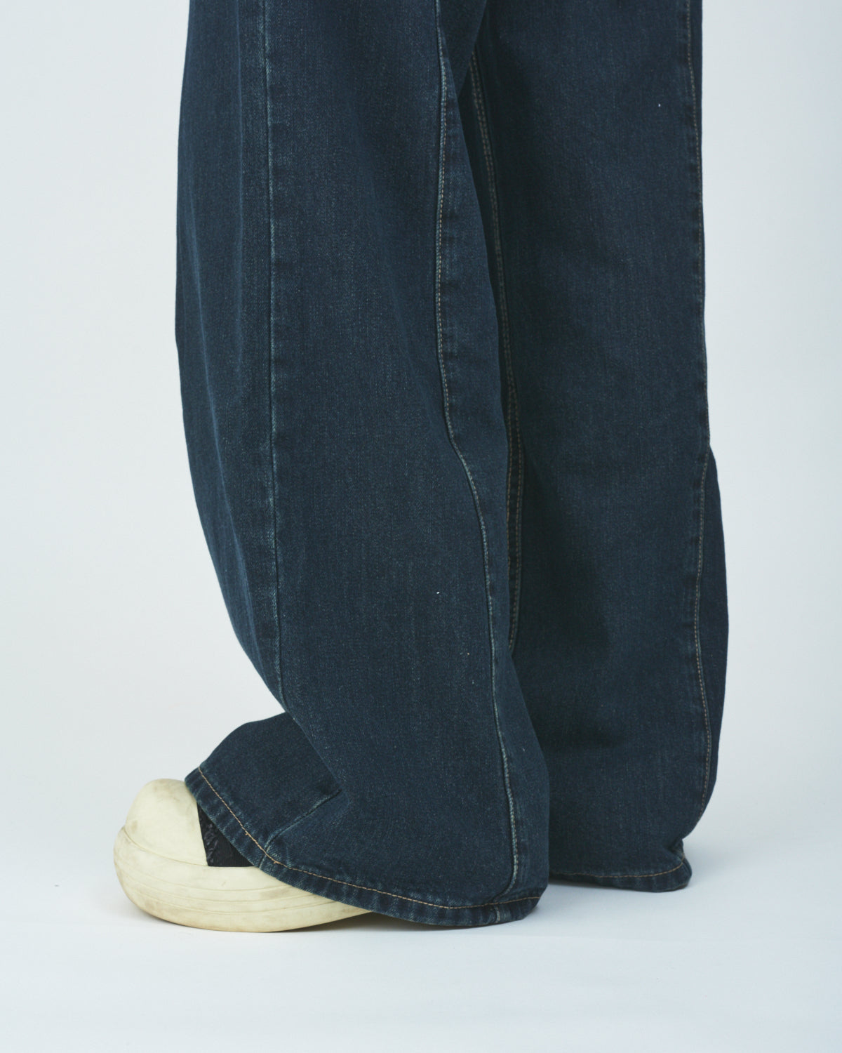 Volume wide denim pants