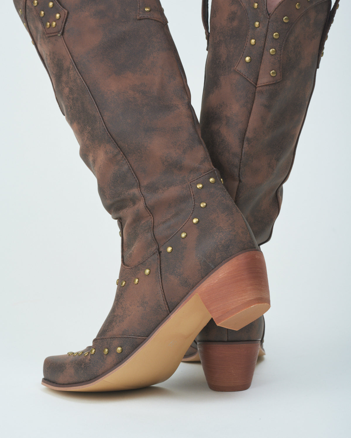 Pushpin western boots