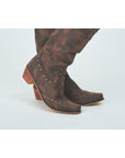 Pushpin western boots