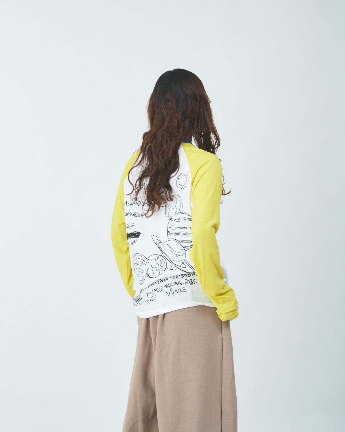 Yellow sleeves raglan T-shirts